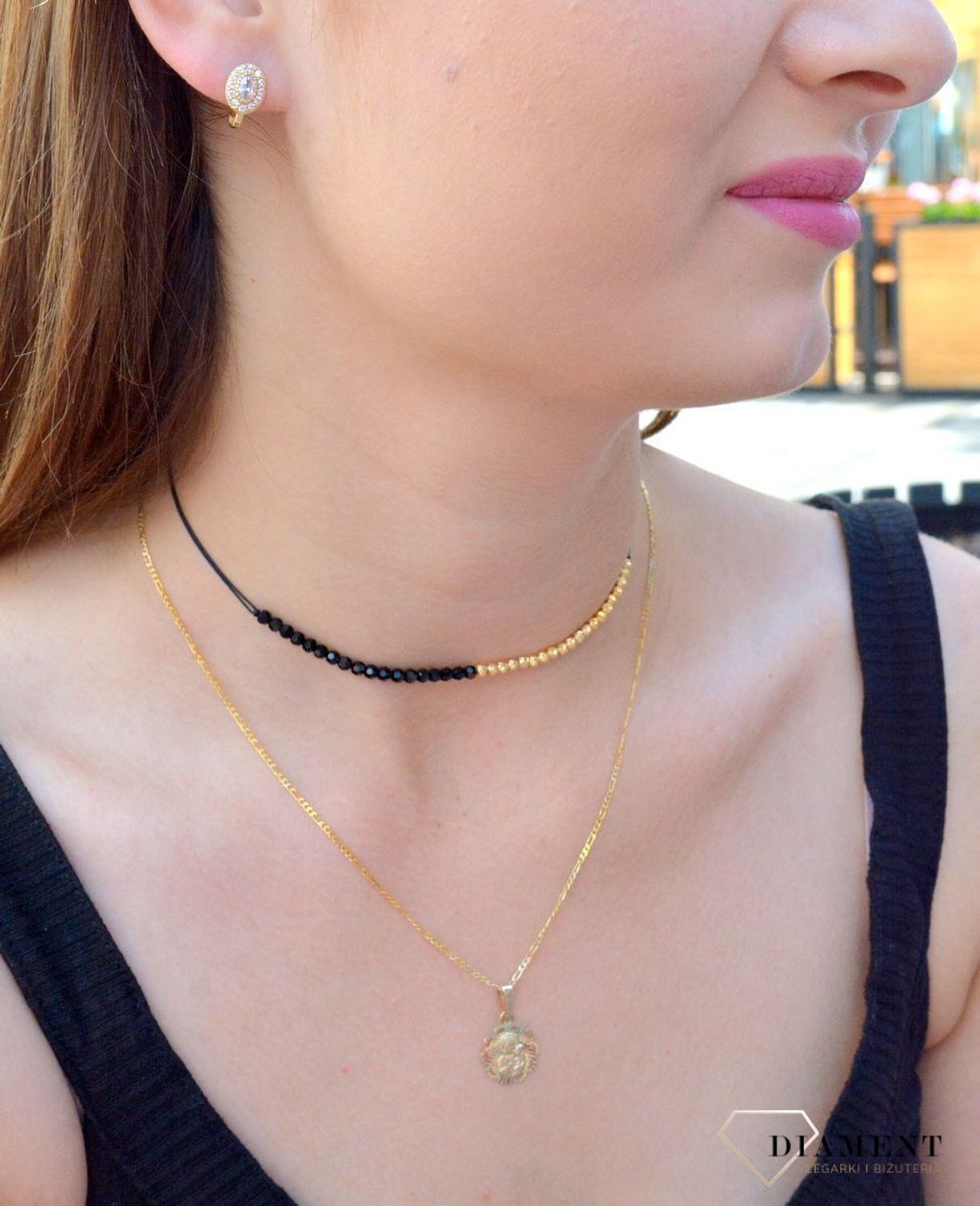 Złote kolczyki 'Owalne klasyki' próby 333 KL 2643 333. Eleganckie złote kolczyki  wiszące ozdobione cyrkoniami. Piękne i kobiece kolczyki idealnie ozdobią każdą stylizację. Na prezent.jpg